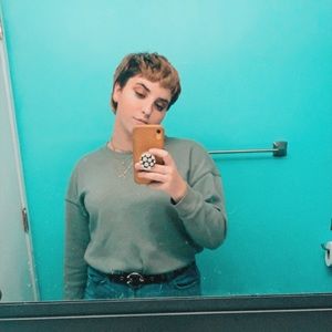 Meet your Posher, Mia